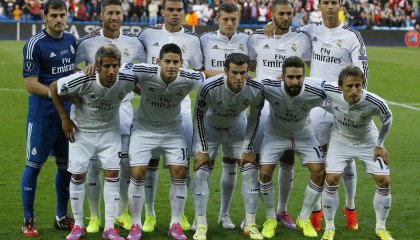 开云体育官方网站-杰伦格林爆发撕裂防线，独行侠团队篮球正面击溃热火铁桶阵