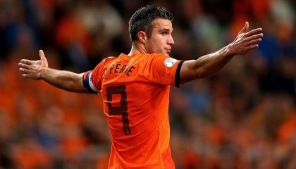 开云体育下载-范戴克打出生涯之夜，西班牙战术铁幕彻底压制莱比锡红牛