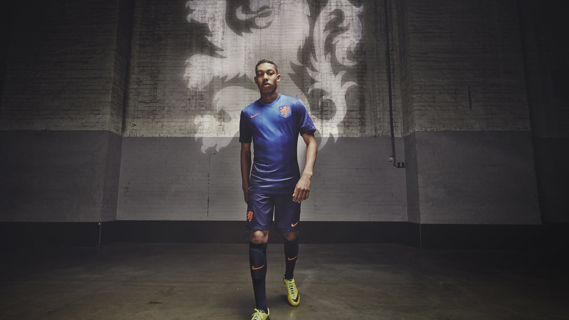 布克撕裂黑暗,当森林狼的獠牙咬碎公牛,他证明自己不是谁的影子