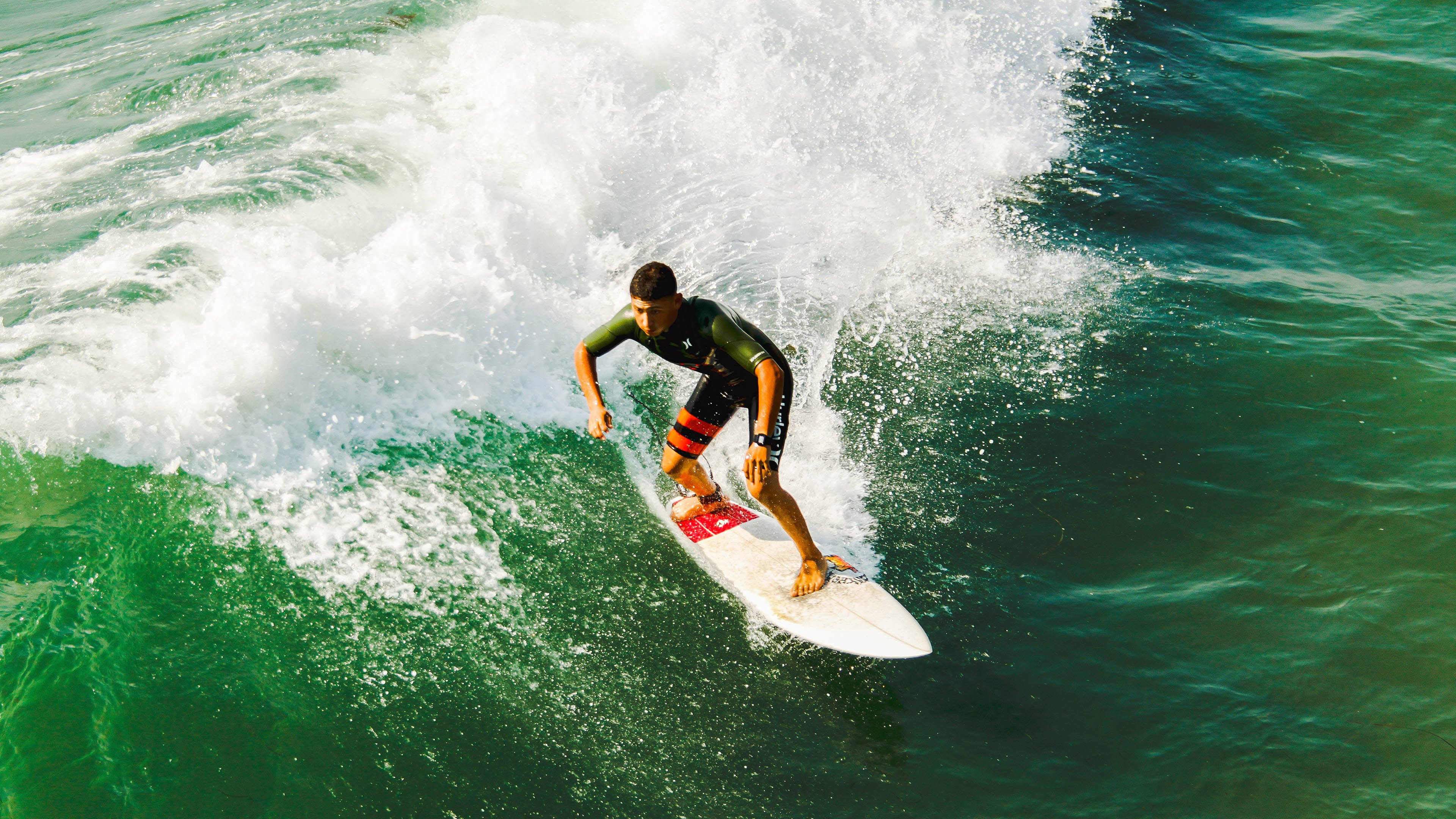 东契奇接管东决夜,76人制霸深圳队,当篮球成为世界语言