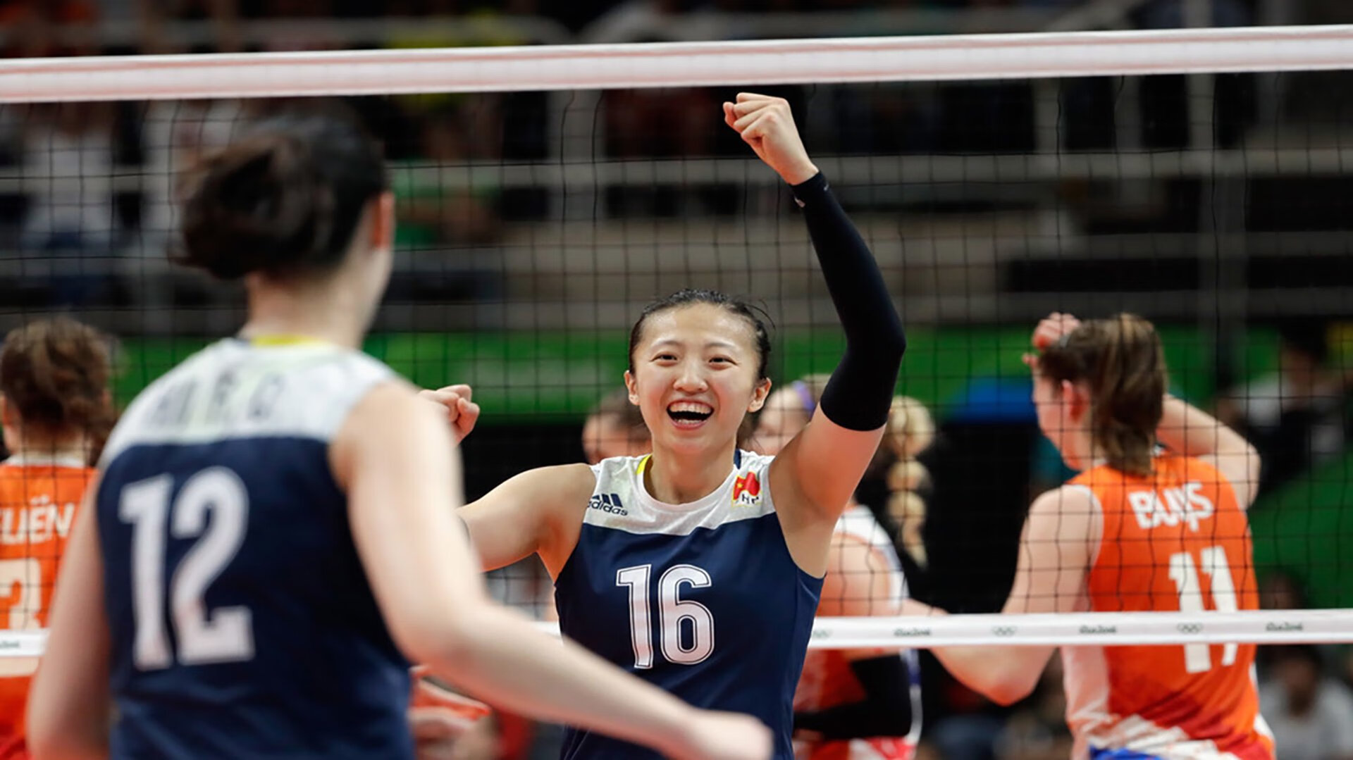 穆西亚拉导演碾压式胜利，喀麦隆4-0横扫芬兰，世界杯G组悬念终结